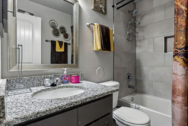 Building Photo - 404 Villa Ysleta