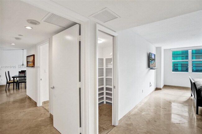 Building Photo - 6917 Collins Ave
