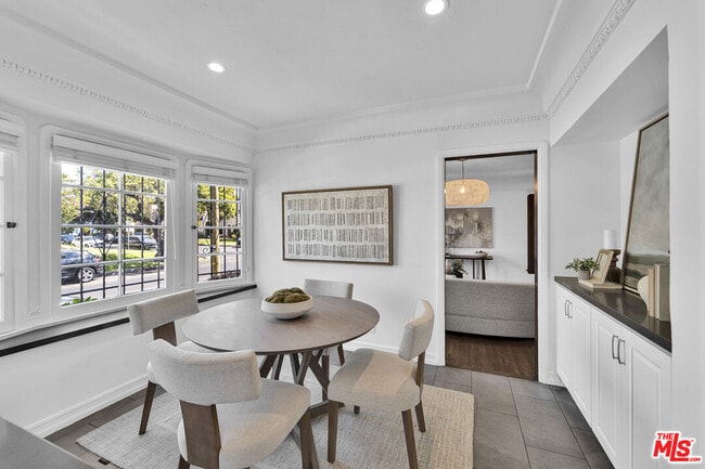 Building Photo - 203 S Detroit St