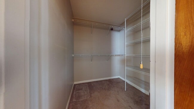 Building Photo - 116-118-118 Grasmere Ave