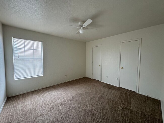 Building Photo - 4207 Deek Dr