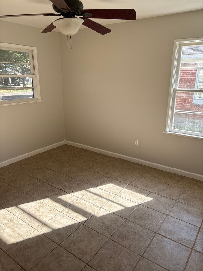 Building Photo - BILOXI - 3 BED/2 BATH HOME LOCATED IN THE HEART OF THE CITY - CLOSE TO BEACH