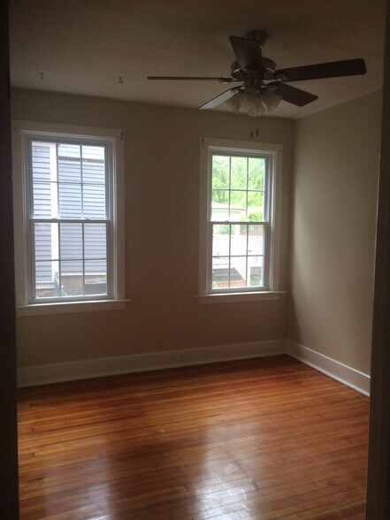 Building Photo - 940 Westcott St