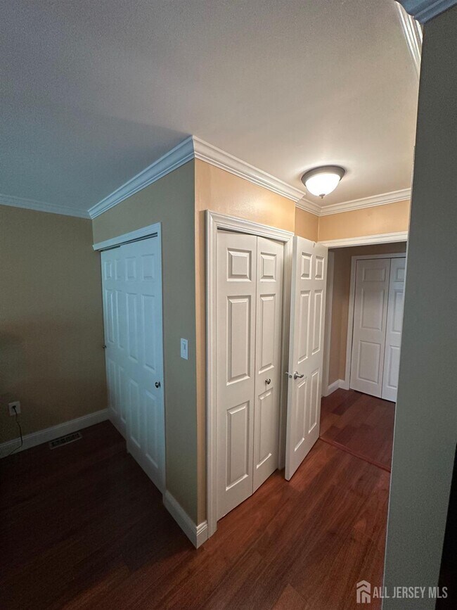 Building Photo - 27B Benjamin Franklin Dr