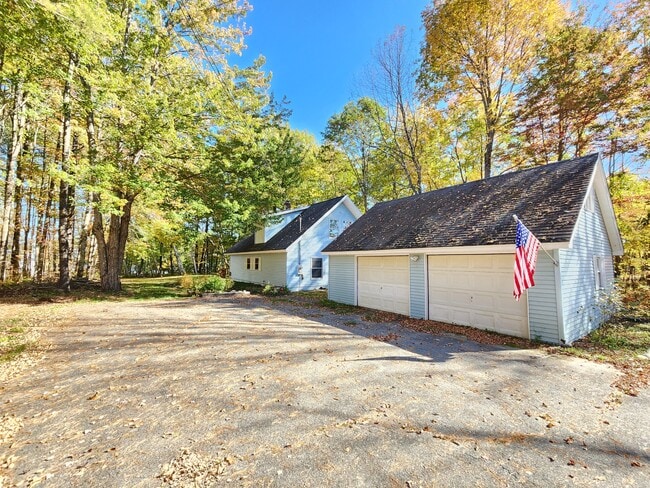 Building Photo - 1323 Pushaw Rd