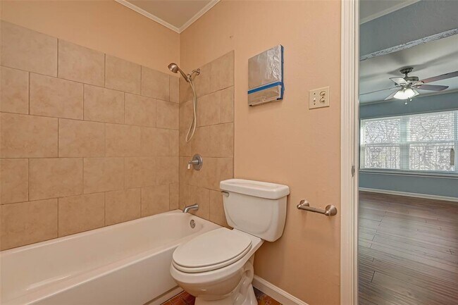 Building Photo - 2118 Straight Creek Dr