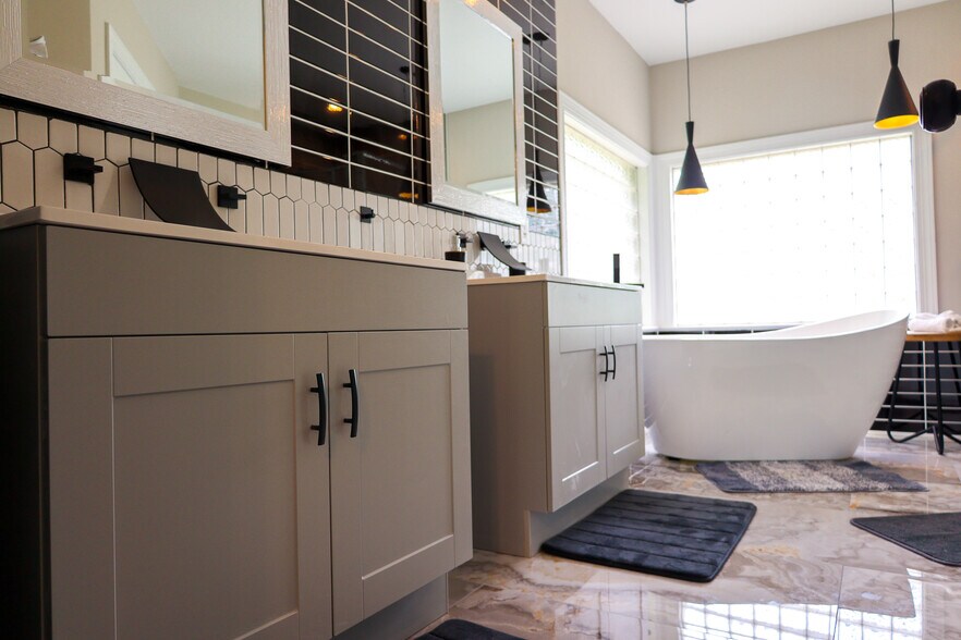 Building Photo - 1208 Enchanted Oaks Dr