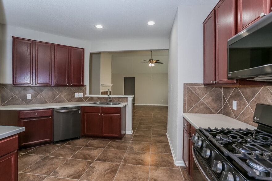 Building Photo - 5202 El Tigre Ln