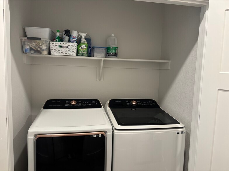 Building Photo - 4125 24th Street Rd