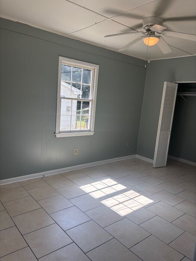 Building Photo - 4161 Yorkshire Ln