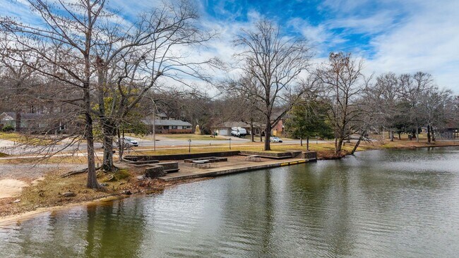 Building Photo - 1512 Waterside Dr