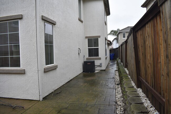 Building Photo - 4931 Trouville Ln