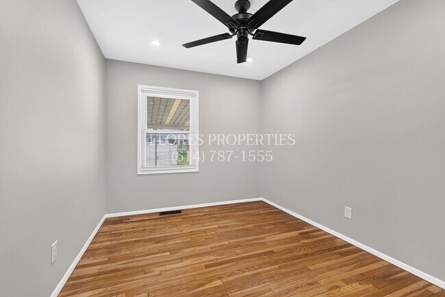Building Photo - 1136 Pauline Ave