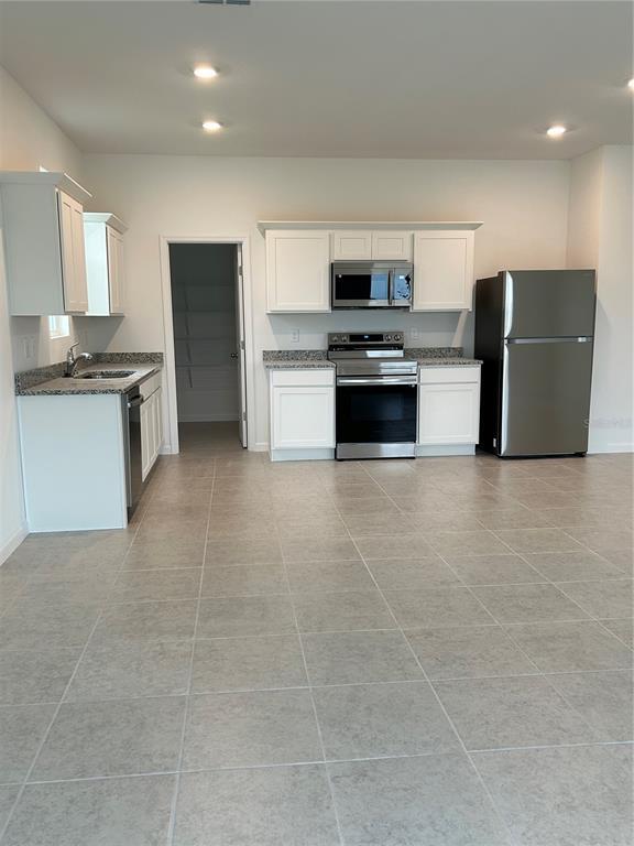 Building Photo - 456 Hennepin Lp