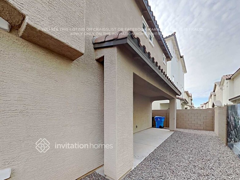 Building Photo - 4282 E Toledo St