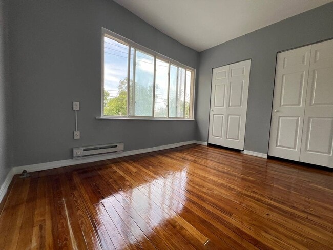 Building Photo - 27 Alton Pl