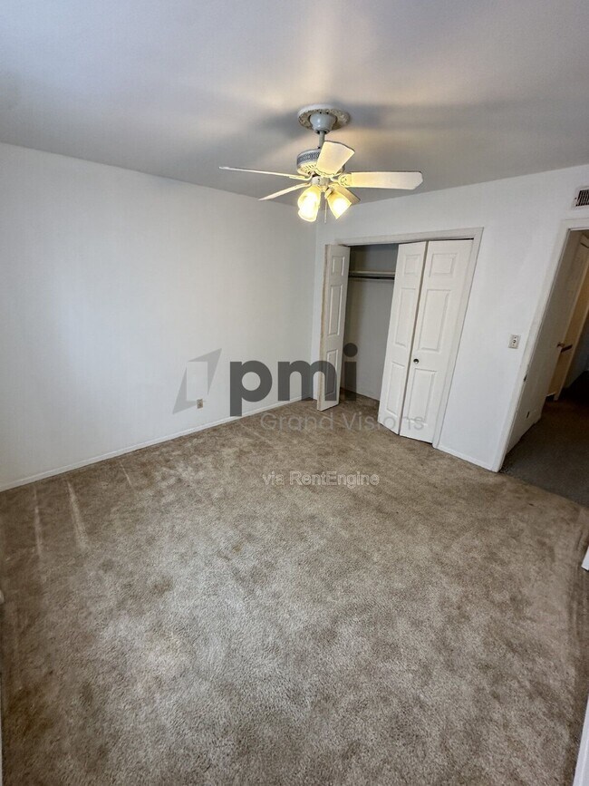 Building Photo - 1612 University Dr