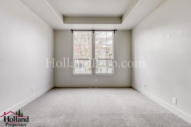 Building Photo - Beautifully Home Near Waterhouse Trail & Lake