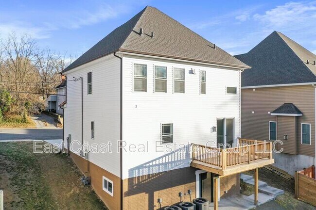 Building Photo - 530 N 3rd St