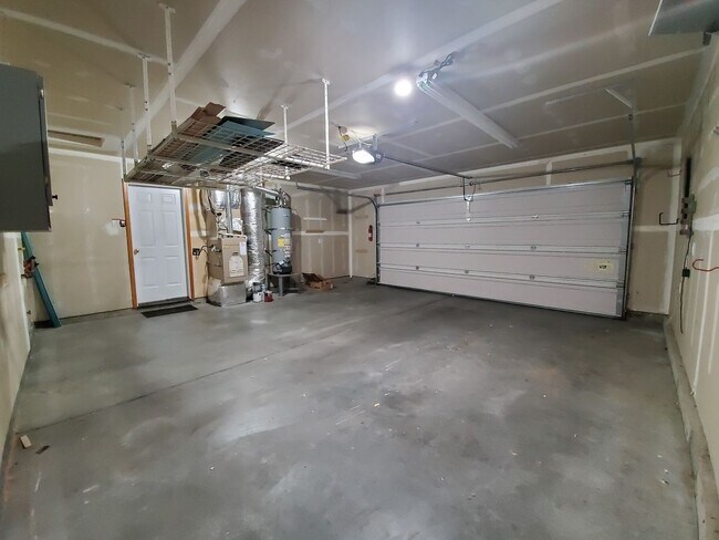 Building Photo - 2421 S Arthur Ct