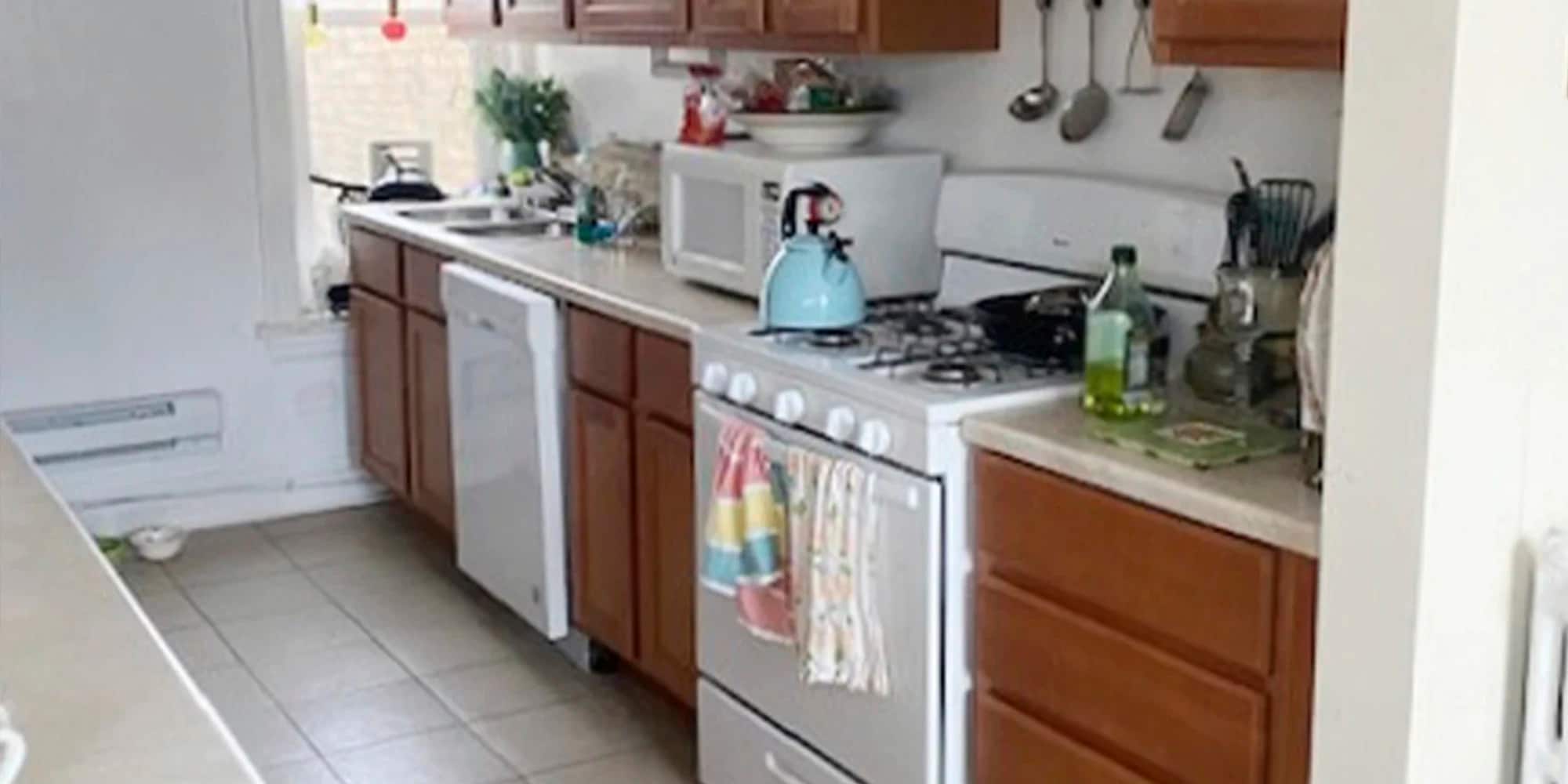 Building Photo - 910 Green Bay Rd