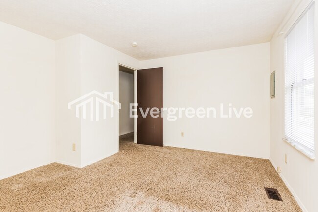 Building Photo - 8615 Baton Rouge Dr