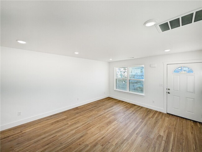 Building Photo - 1214 Nedra Dr