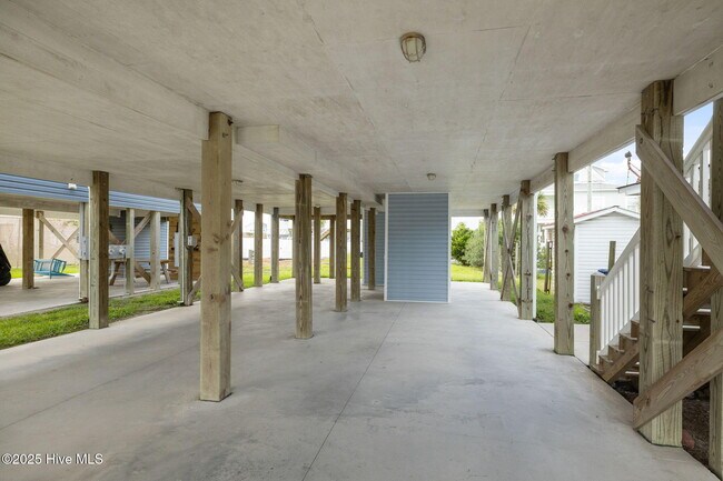 Building Photo - 109 E Terminal Blvd