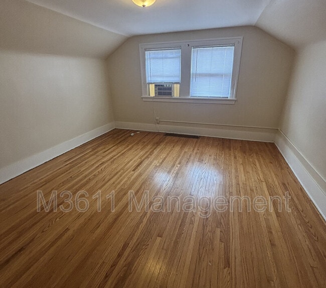 Building Photo - 1318 New Hampshire St