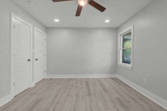 Building Photo - 233 Pine Ridge Rd