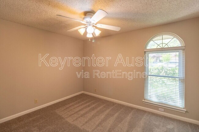 Building Photo - 5839 Secrest Dr