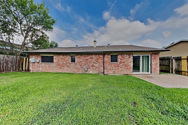 Building Photo - 2031 Wigmaker Dr