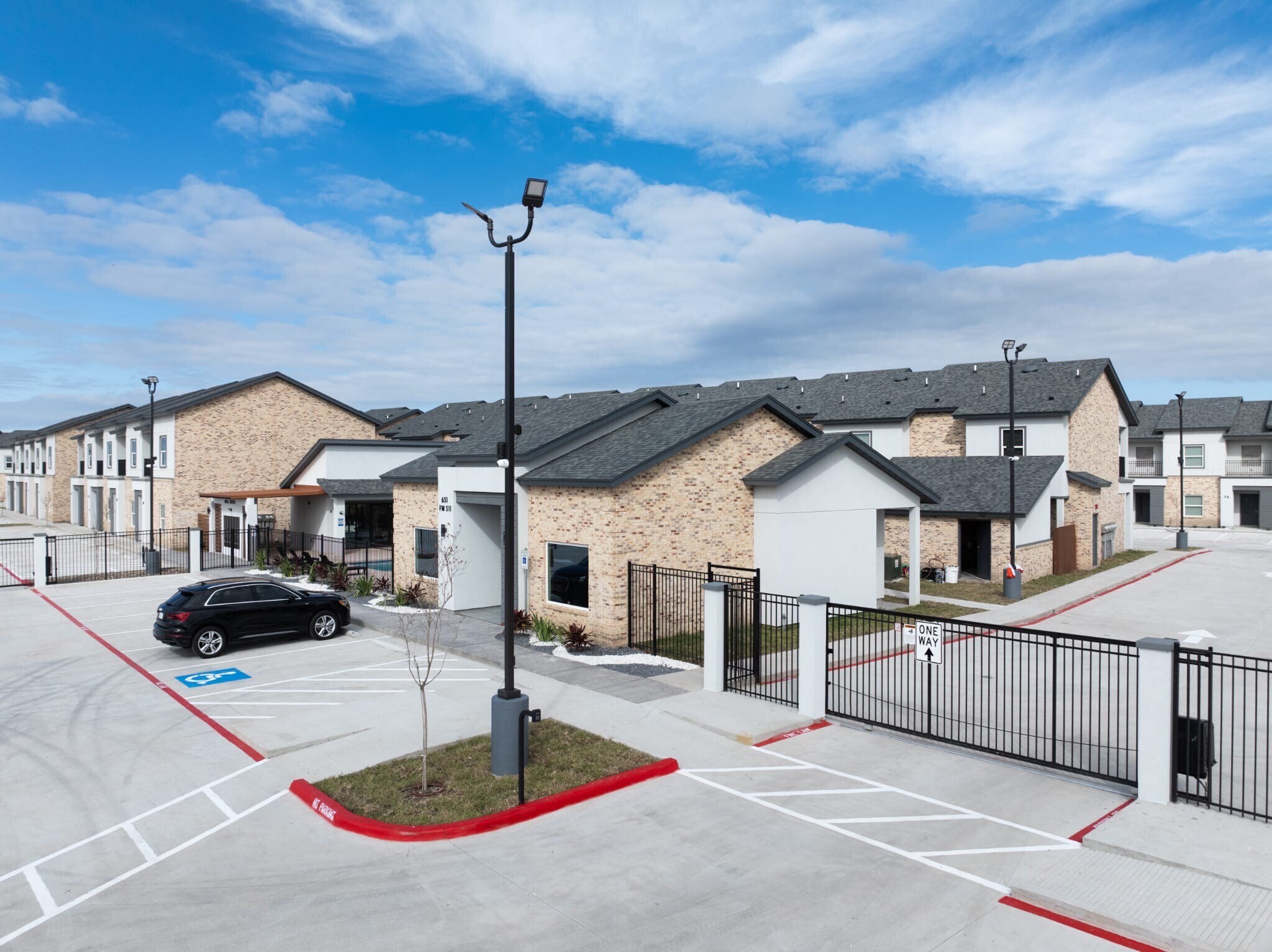Building Photo - 651 FM 511