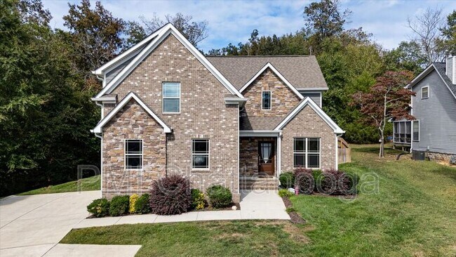 Primary Photo - 8229 Pierpoint Dr