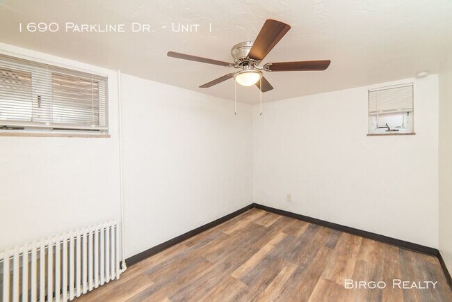 Building Photo - 1690 Parkline Dr