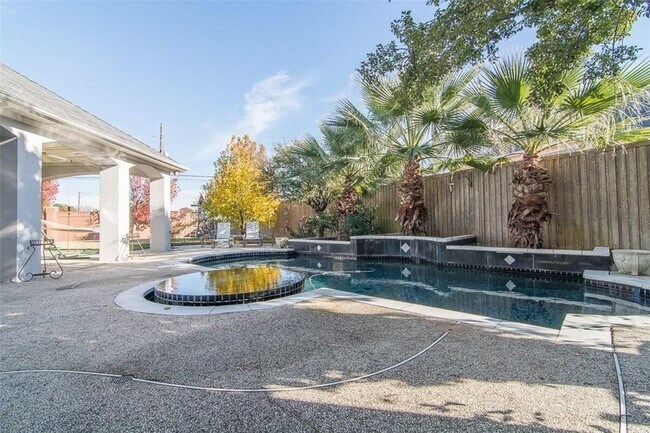 Building Photo - 18007 Rock Branch Dr