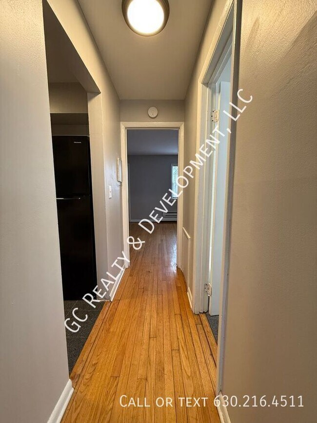 Building Photo - 231 Uteg St