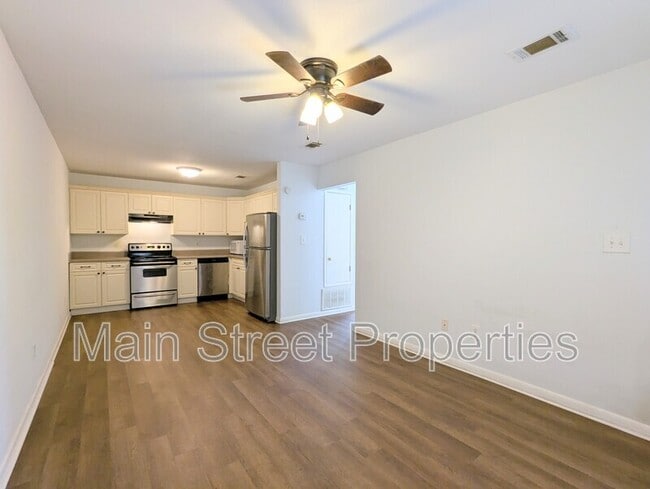 Building Photo - 3202 Redwood Ln