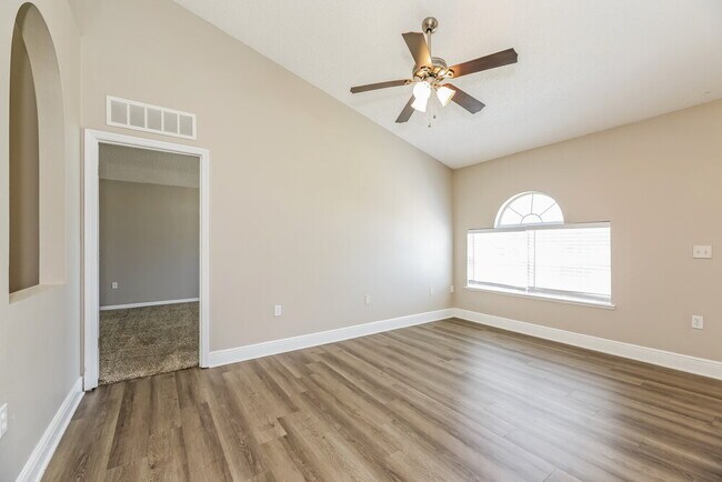 Building Photo - 7245 Nottinghamshire Dr