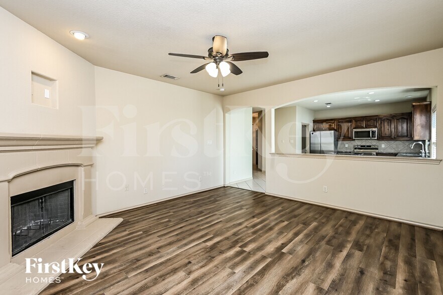 Building Photo - 1013 Jodie Dr