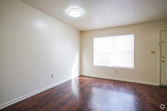 2BR, 1.5BA - 900SF - Dining Room - Windsor Village