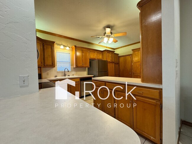 Building Photo - Charming 3-Bed 3-Bath Home with Tornado Shelter & Generator