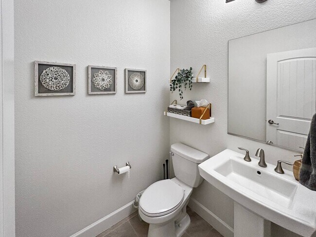 Building Photo - Exquisite 3/2.5 + Inlaw Quarters!  ELK GRO...