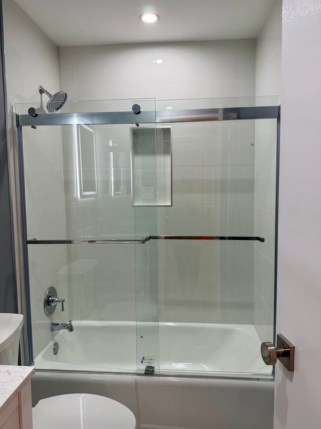 Building Photo - 105 Cleveland Ave