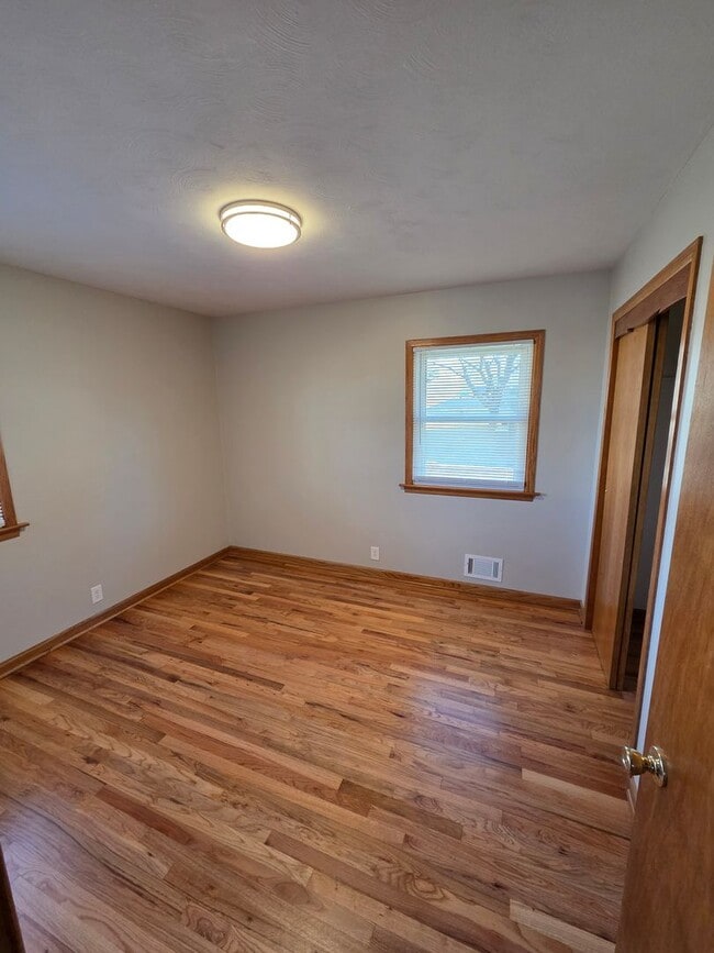 Building Photo - Newly remodeled 4 bed, 2 bath, 1 car garage, fenced in backyard