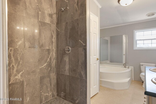 Building Photo - 113 Simon Latour Rd