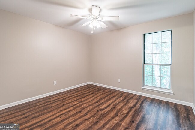 Building Photo - 547 Granville Ct