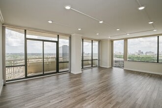 Building Photo - 15 Greenway Plz