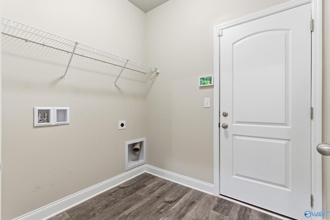 Building Photo - 150 Shrewsberry Dr