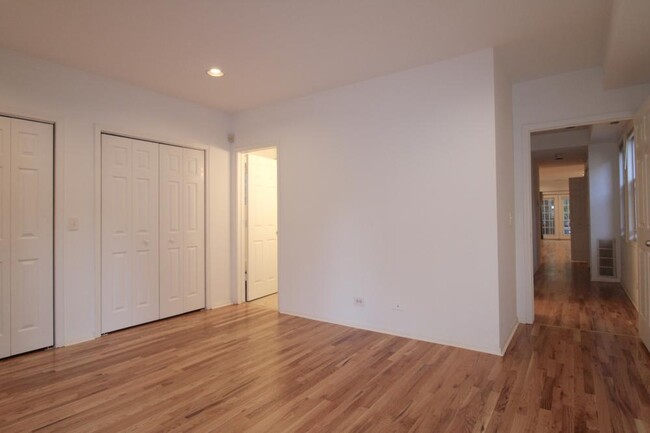 Building Photo - 2 bedroom in Chicago IL 60642